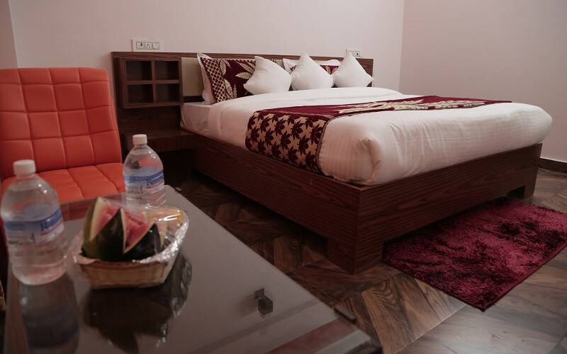 HOTEL SARLA REGENCY - Tap to explore photos