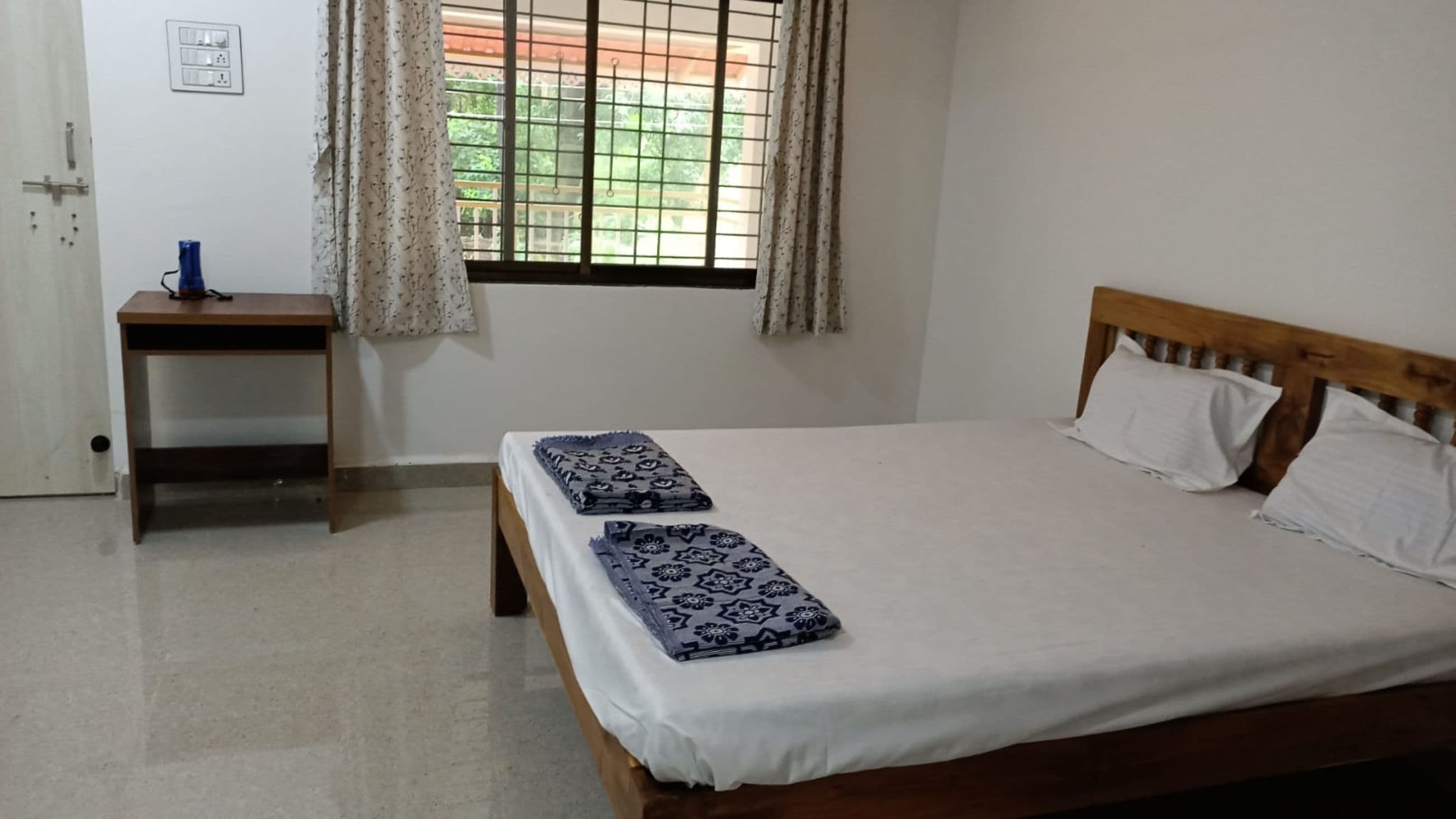 Curly Homestay @ Malvan - Tap to explore photos