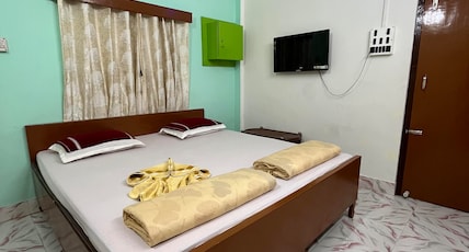 Birdseye Homestay Room Type - Deluxe Room with AC 2