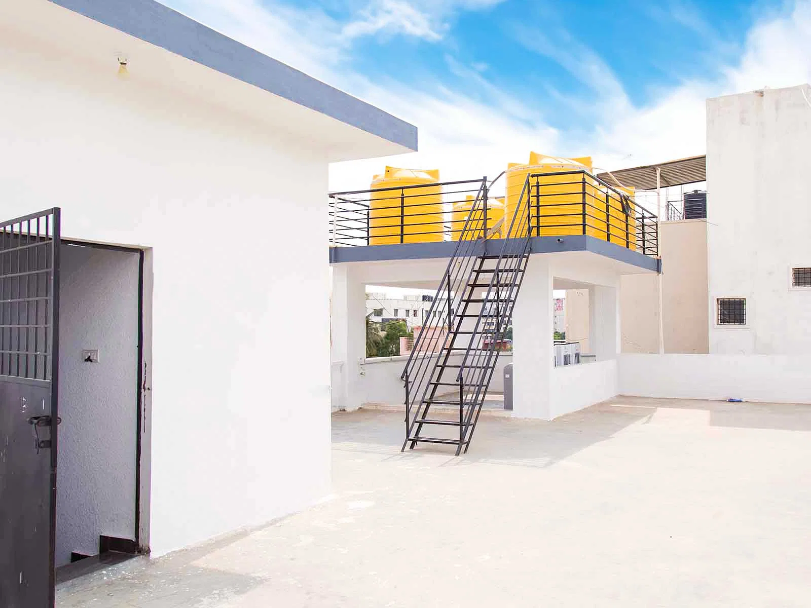 Z Express Epic - Tap to explore photos