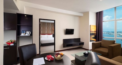 Best Western The Lagoon Room Type - Suite-1 King Bed, Non-Smoking, Sea View, Flat Screen Television, Living Room, Bathtub, Full Breakfas