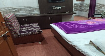 Hotel Vasu Room Type - deluxe AC Room