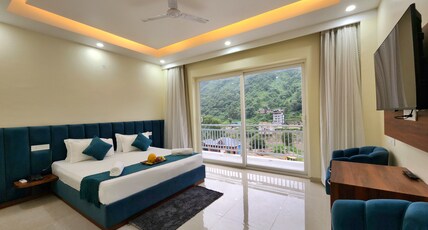 Hotel Robo Nest Room Type - Luxury Room | Balcony and Mountain View