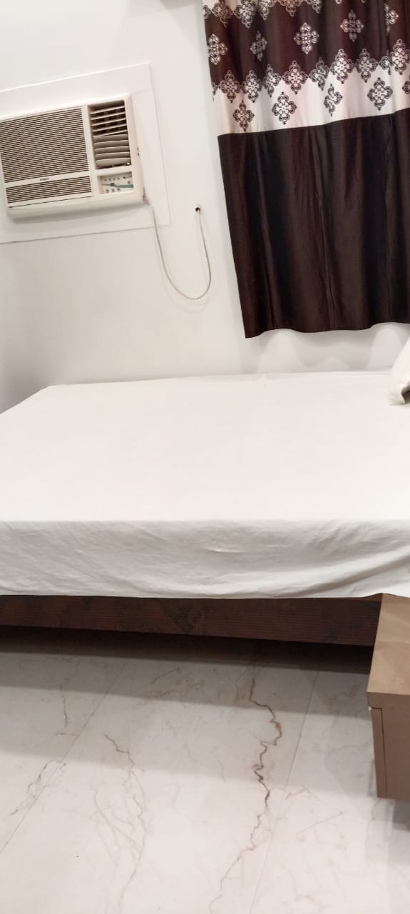 Hotel Shree Niketan - Tap to explore photos