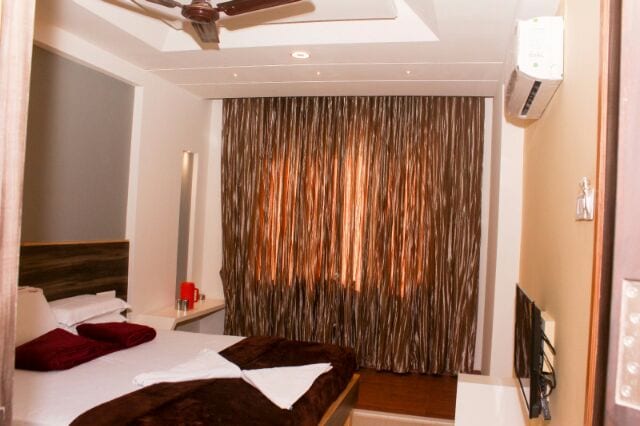 Hotel Anugraha Deluxe - Tap to explore photos