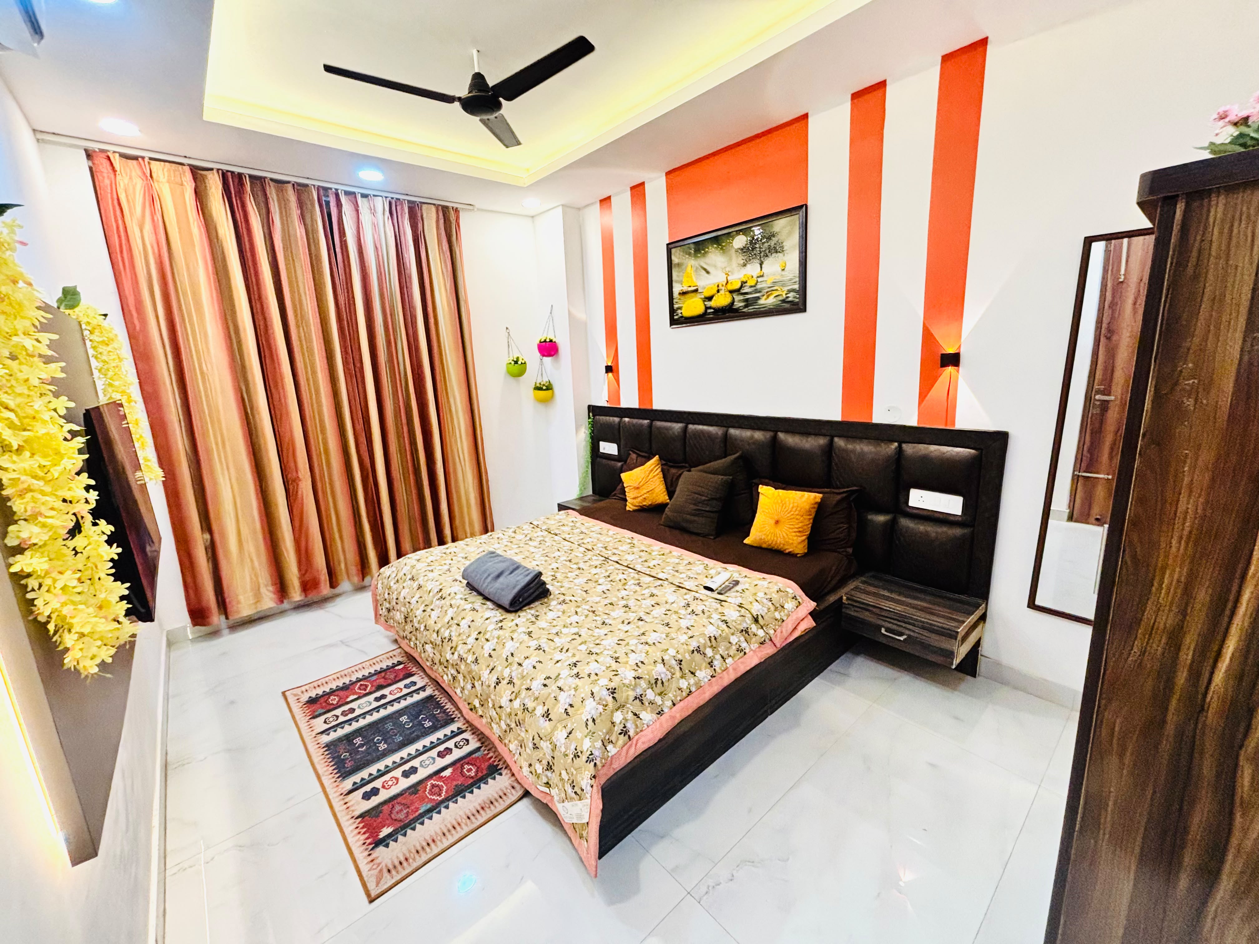 Elegant Chandigarh by Oasis Homestays - Tap to explore photos
