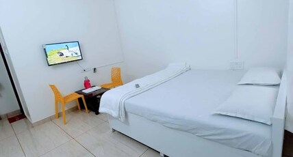 H R RESORTS Room Type - AC ROOM