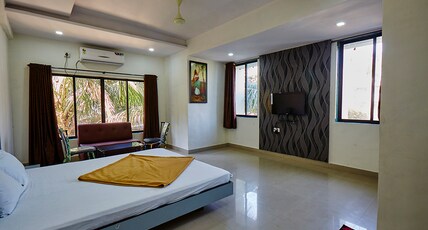 Hotel Galaxy's Vaibhav Vasai Room Type - Deluxe Room