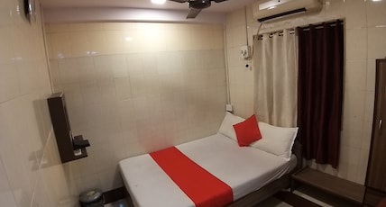 HOTEL SAIM PALACE Room Type - Deluxe Room. HOTEL SAIM PALACE Room Type - Deluxe Room.