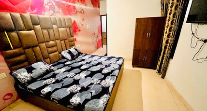 Radhe radhe hotel Room Type - Family Four Bed AC with parking