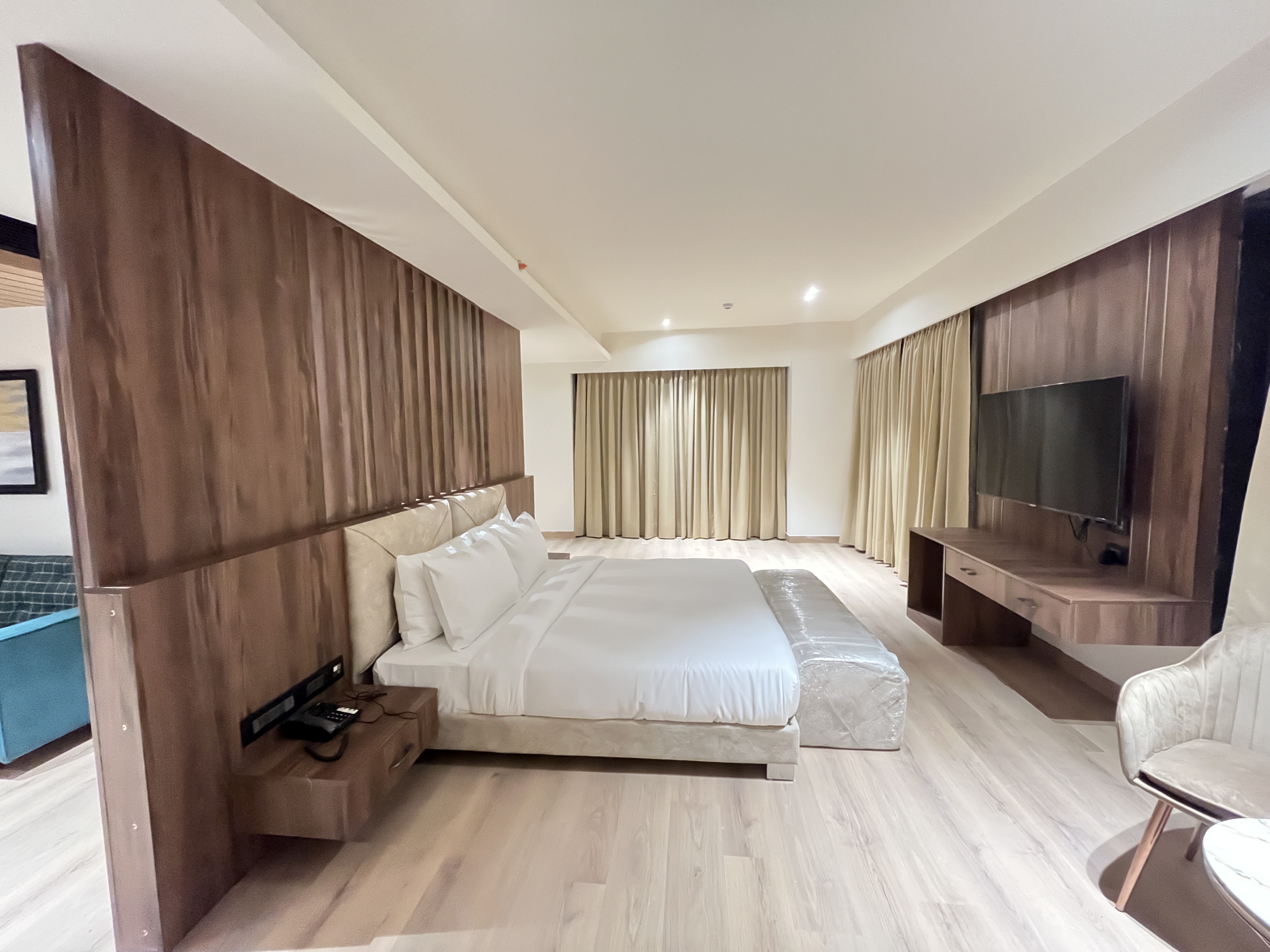 Hotel Dayal Gateway - Tap to explore photos