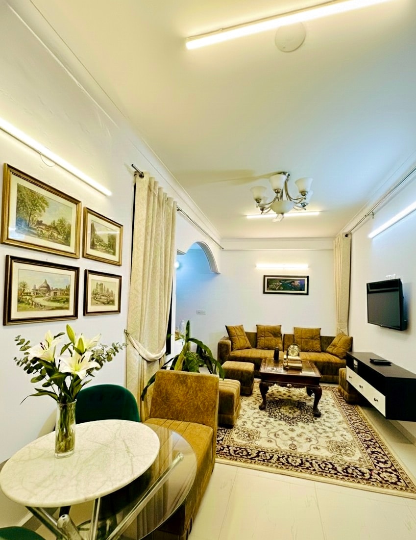 Elite Living Fully Furnished Spacious 2BHK - Tap to explore photos