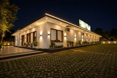 FabHotel The Dayals & Lawns