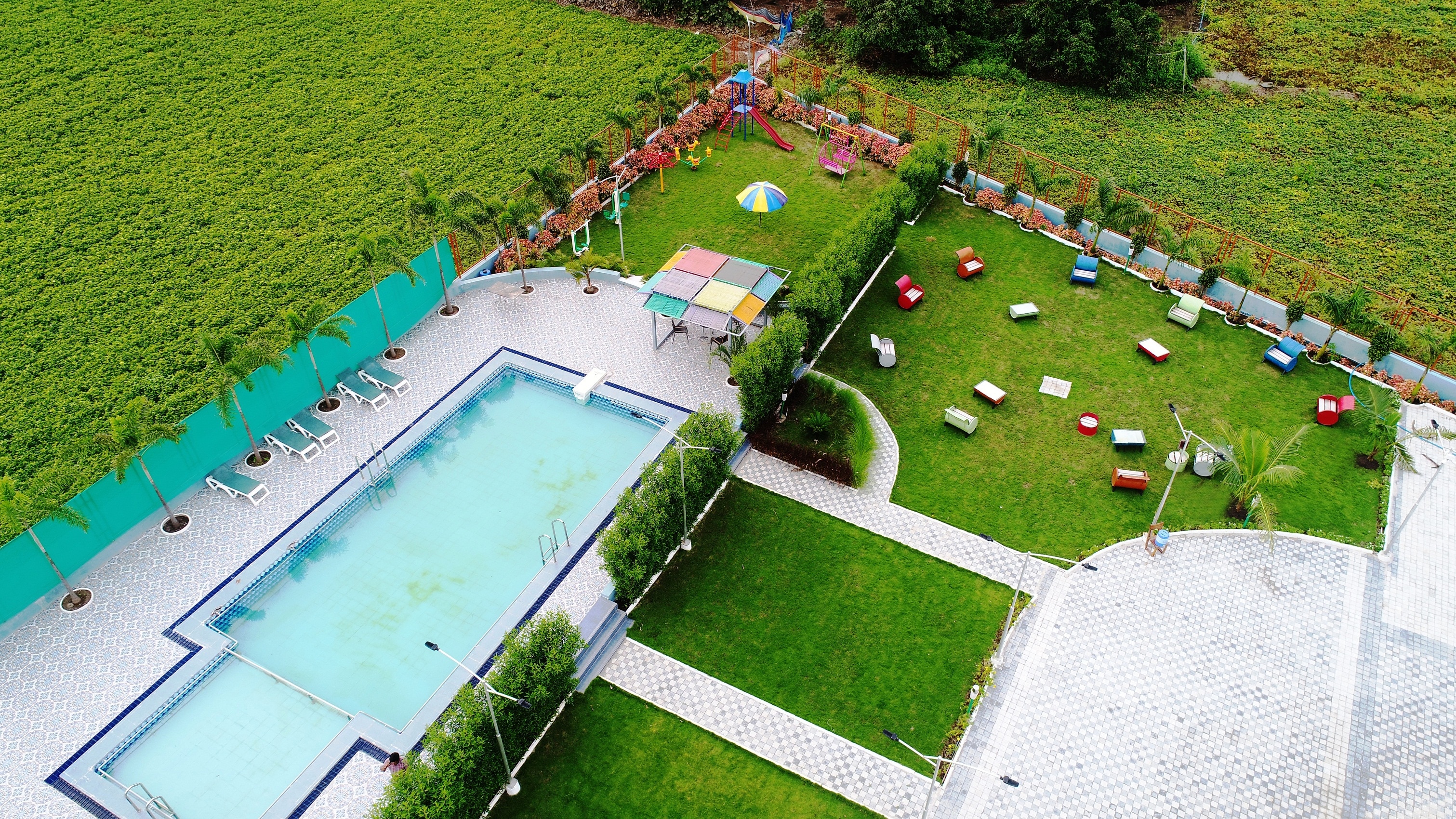 Carina Retreat Resort - Tap to explore photos