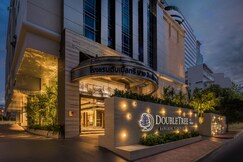 DoubleTree by Hilton Bangkok Ploenchit