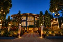 Strand Resort