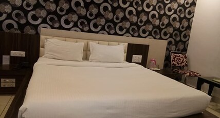 Hotel Green Palm Room Type - Deluxe Room (3 Bed)