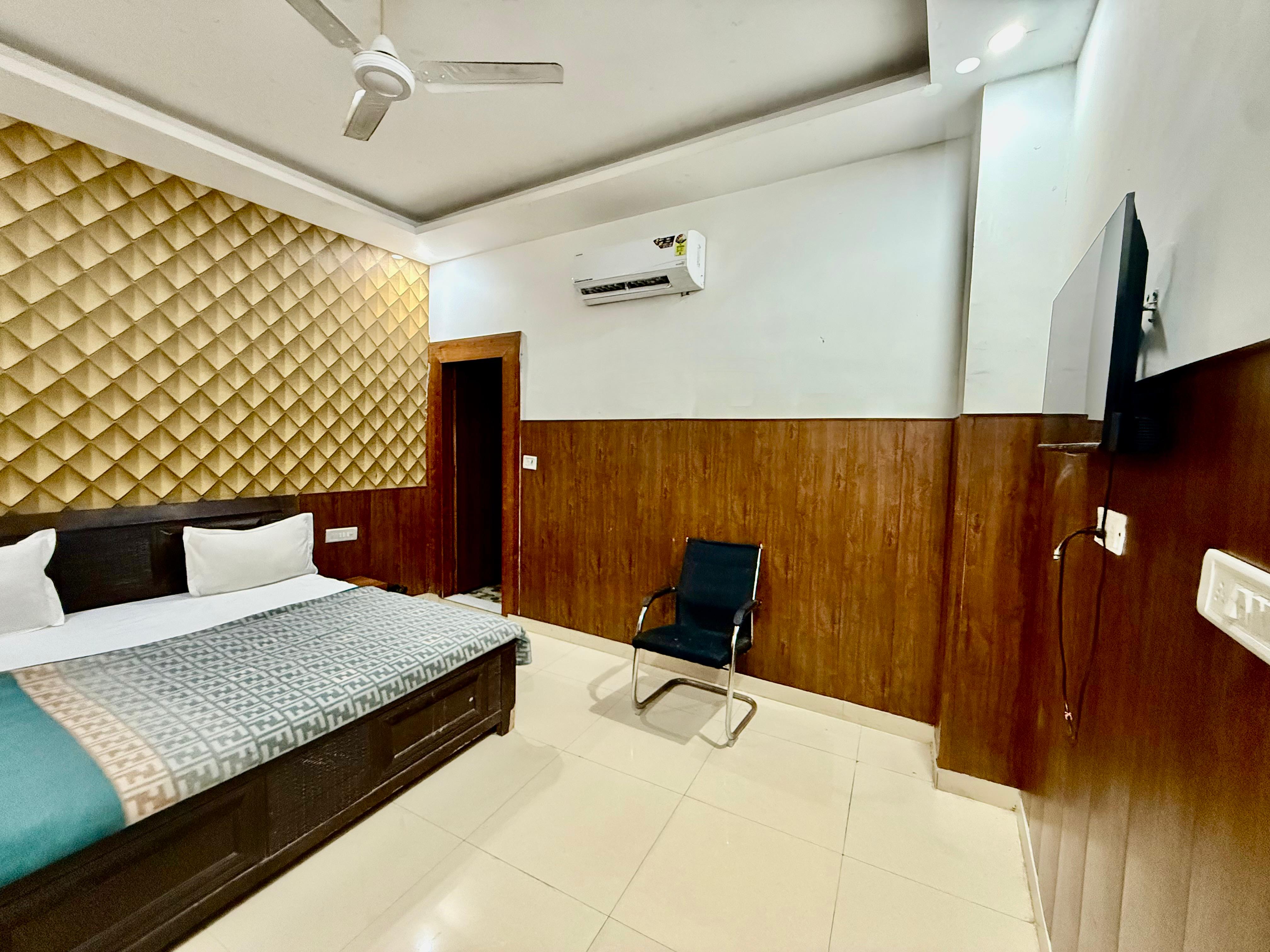 Hotel Keshav near Vishnu Greens - Tap to explore photos