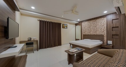 Hotel Royal Palace, Karad Room Type - Executive Room Ac