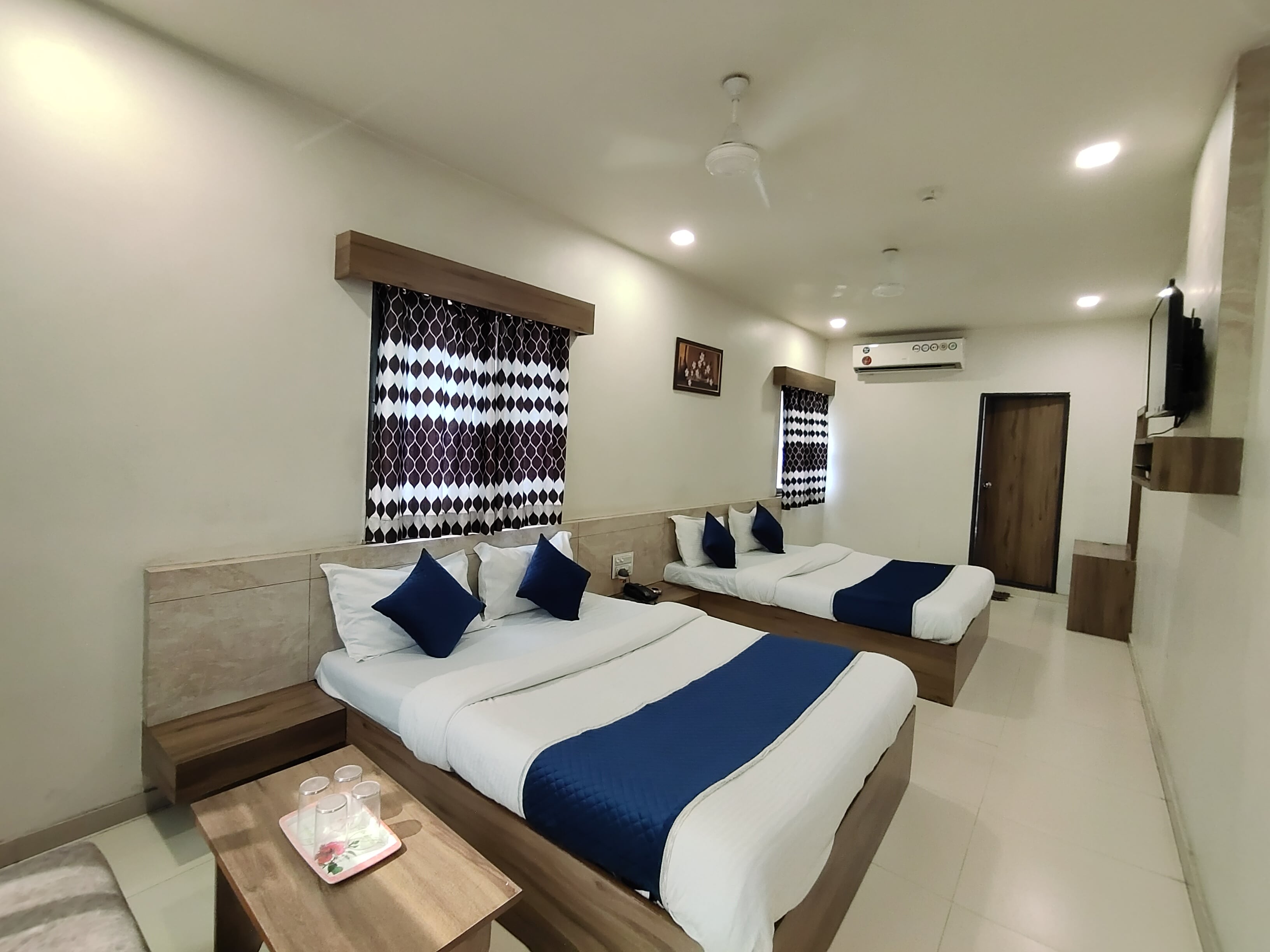 Hotel Palm Residency - Tap to explore photos