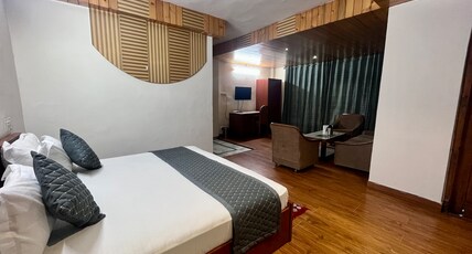 Hotel Kumar's Room Type - Superdeluxe Double Room Hotel Kumar's Room Type - Superdeluxe Double Room