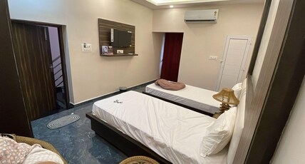 India Hotel and Restaurant Room Type - Super deluxe Twin Bed