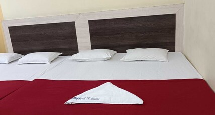 Ammayi Hotel Resorts - Siva Sakthi Hotel Group Room Type - Ac Standard Family Room with Mountain View Ammayi Hotel Resorts - Siva Sakthi Hotel Group Room Type - Ac Standard Family Room with Mountain View