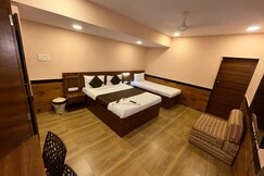 Lucky Service Apartments - Near BKC