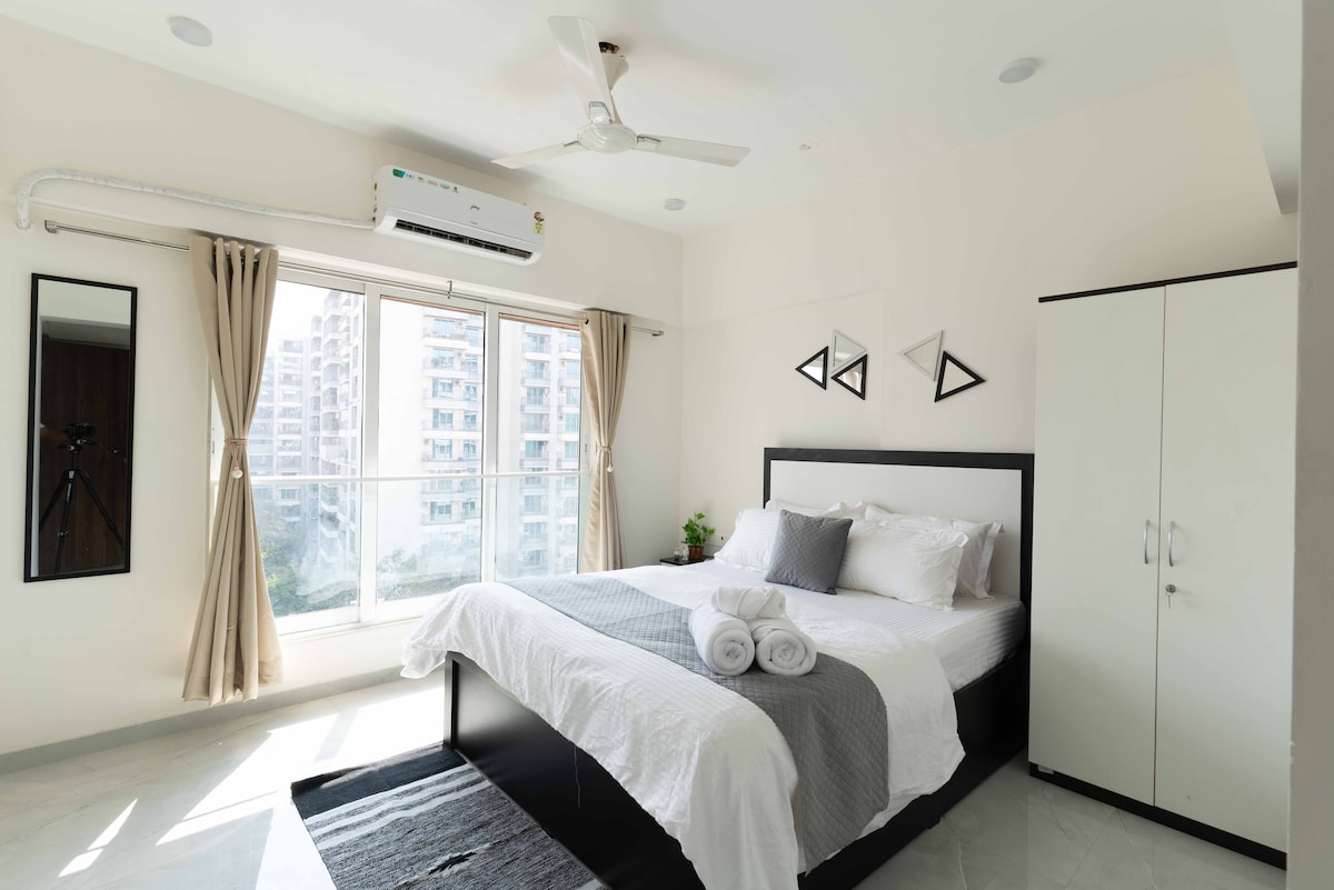 Sleek Spacious and Higher Floor 2BHK near BKC - Tap to explore photos