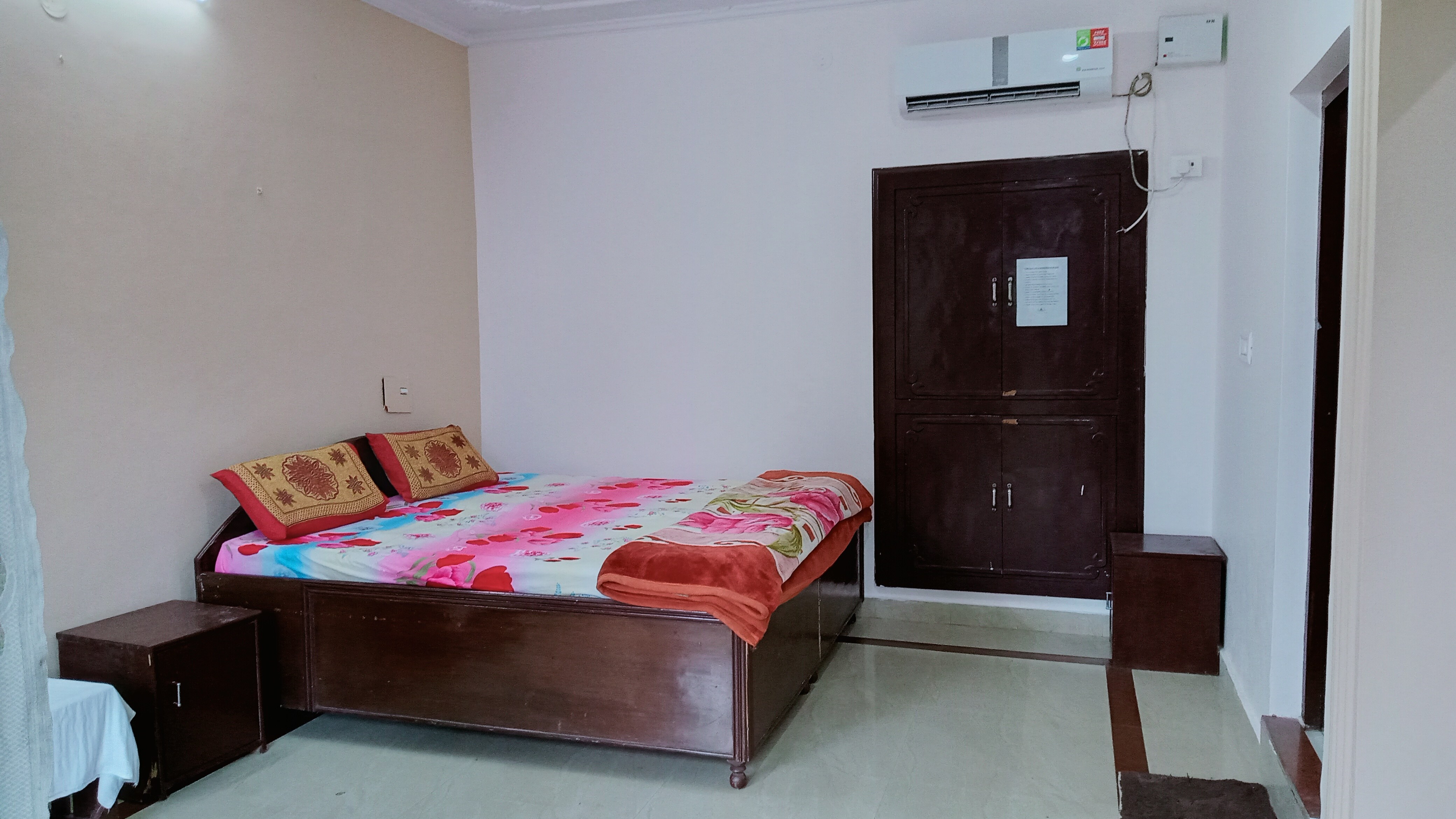 Chinmay Guesthouse - Tap to explore photos