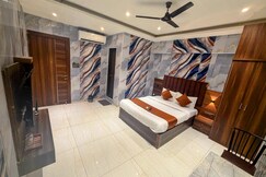 HOTEL GOLDEN PALACE