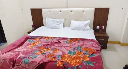 Shree dev kripa guest house Room Type - Bedroom 2 with Hot Water ( geyser)