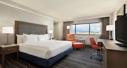 DoubleTree by Hilton Albuquerque Room Type - 1 KING BED MOUNTAIN VIEW