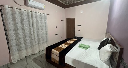 Manoj Homestay Room Type - Deluxe AC Room 01