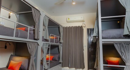 Loop by Zolo Baani Square, Gurugram Room Type - 4 Bed Mixed Dorm | AC | Shared Bathroom | Free WiFi