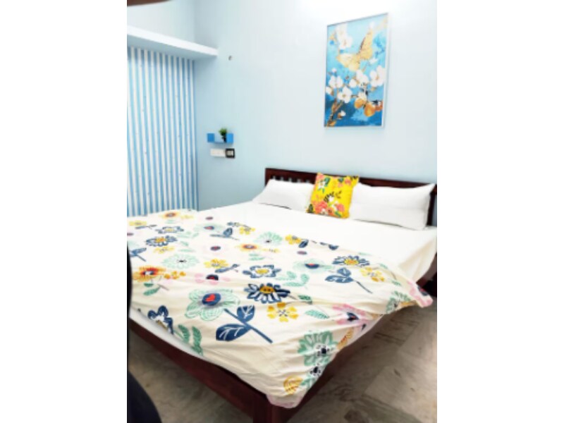 Spacious 5 BHK Ideal 10 14 4 9 km WhiteTown Benita - Tap to explore photos