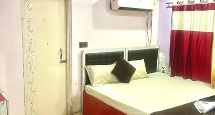 Hotel Red Velvet Room Type - Standard room