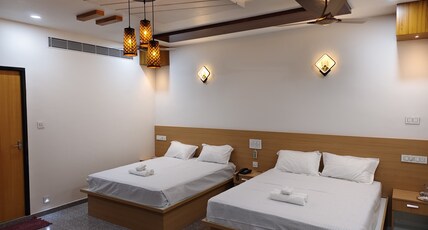 S G Mahal and Rooms Room Type - Deluxe Family Room