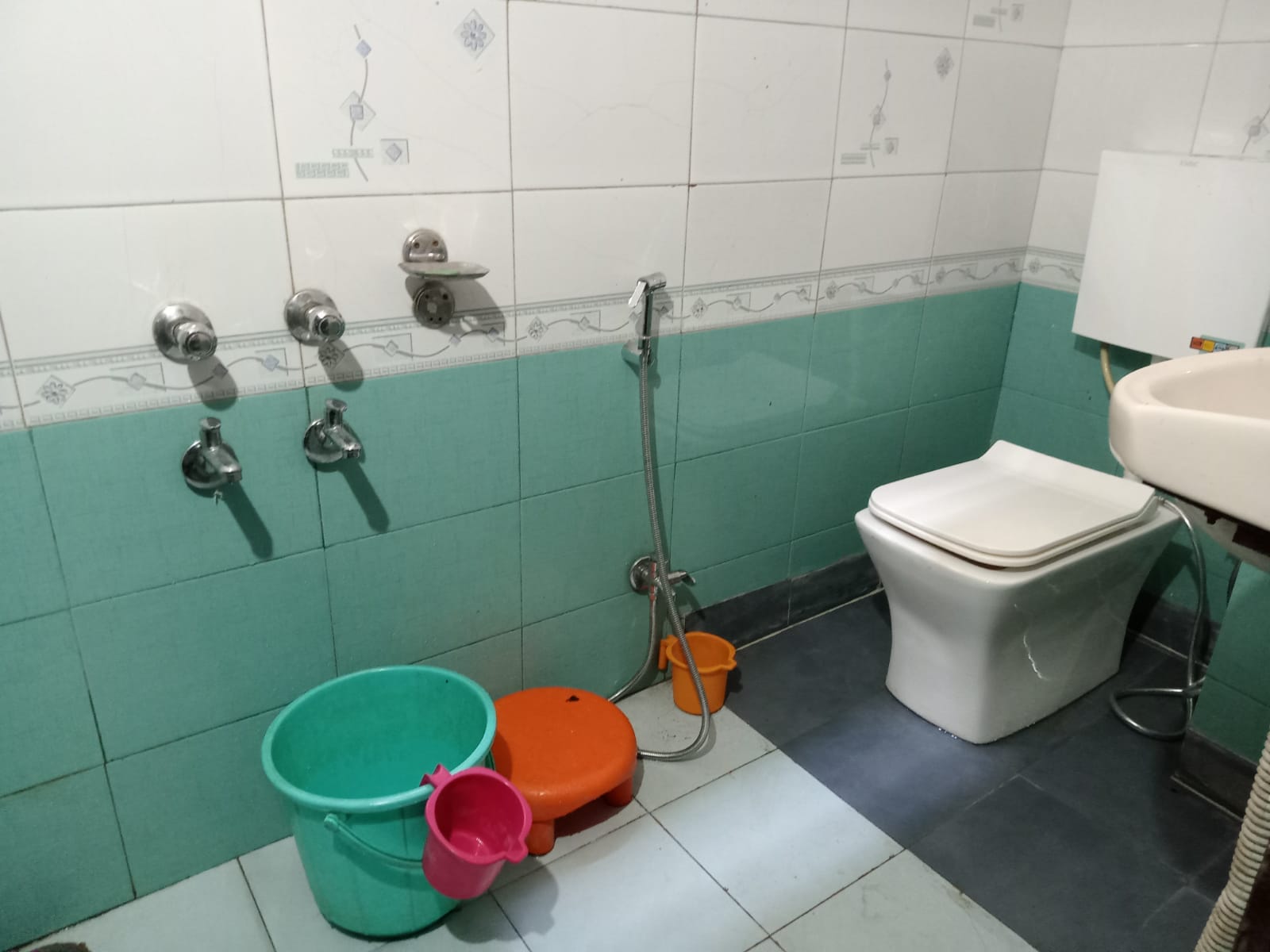 Hotel pranay - Tap to explore photos