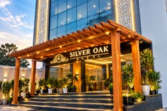 Address of Hotel Silver Oak