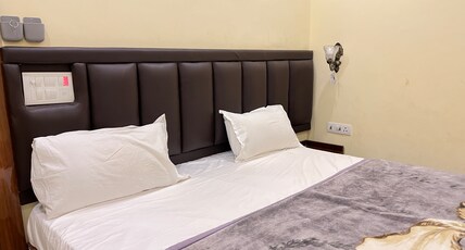 Moon Palace Room Type - Deluxe Room with Air Conditioning