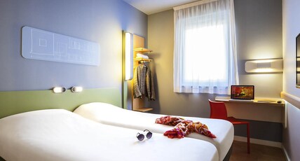 ibis budget Sens Room Type - TWIN - Room with twin beds