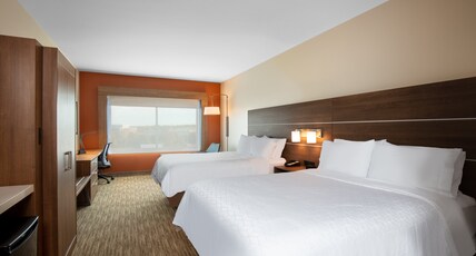Holiday Inn Express & Suites - Beloit Room Type - 2 Queen Standard Communications Accessible