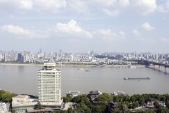 Holiday Inn Wuhan Riverside, an IHG Hotel