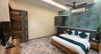 HOTEL ARYADEEP Room Type - SUPERIOR AC ROOM