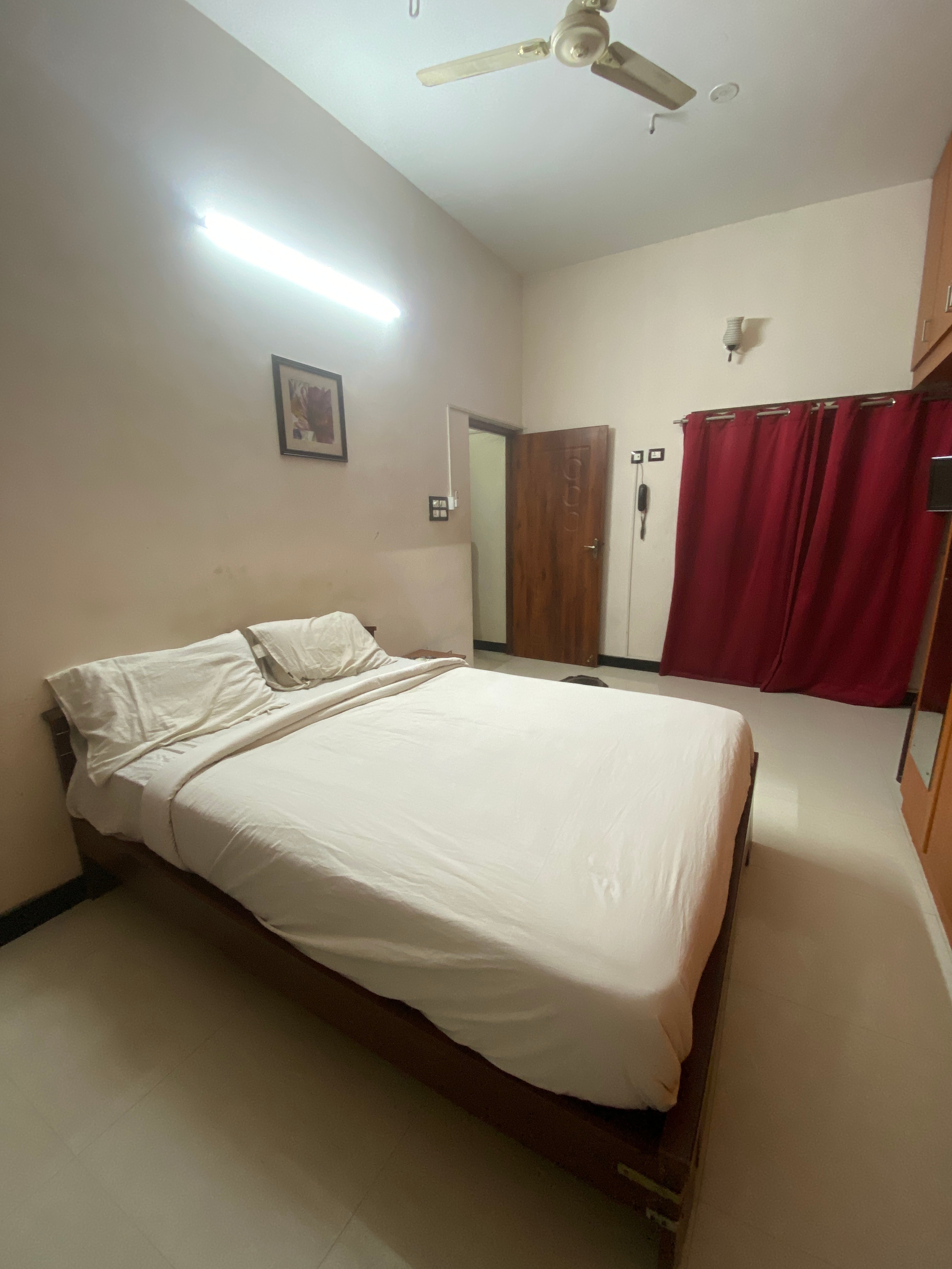 Bluemoon - Tap to explore photos