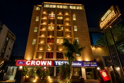 Hotel Crown