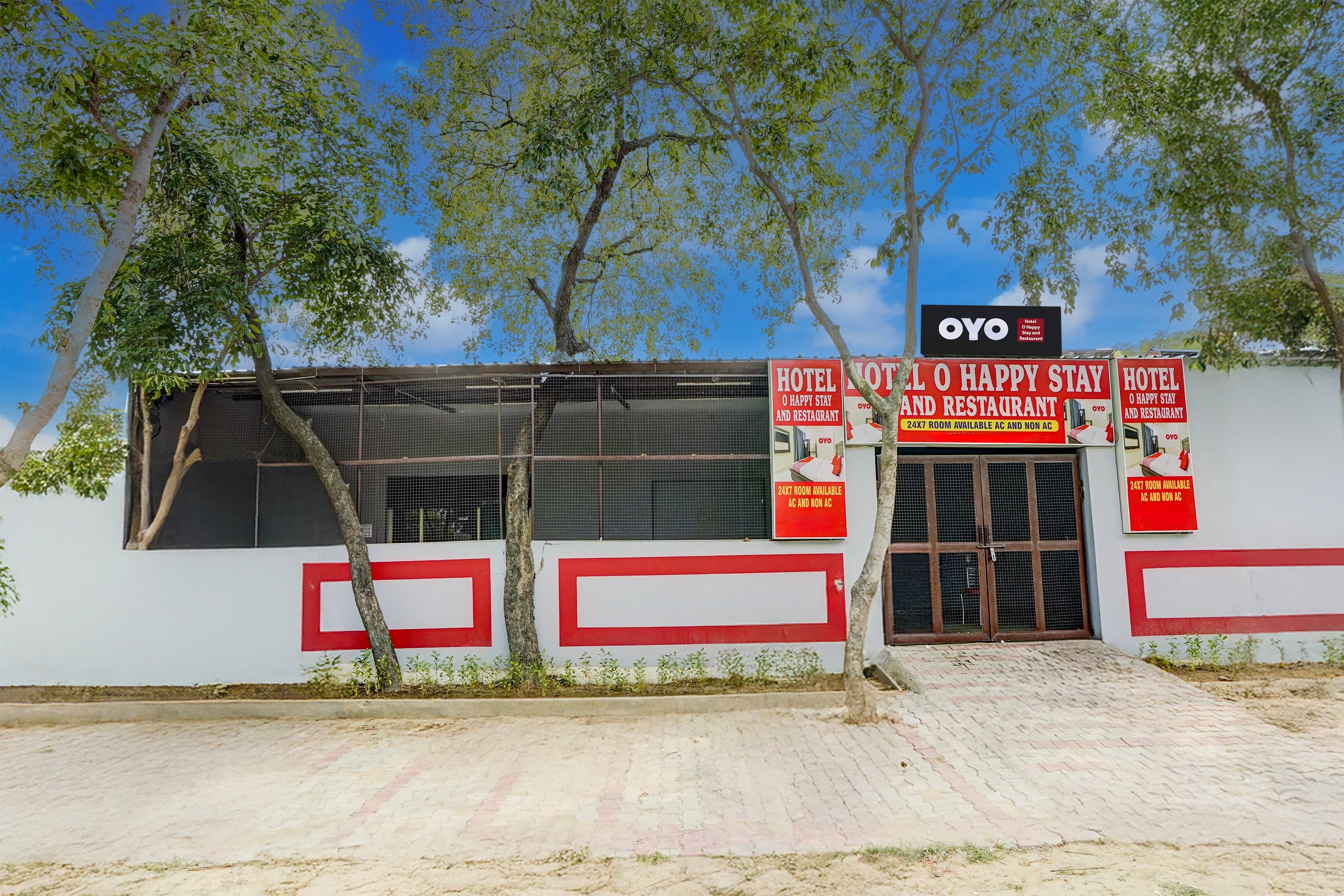 Hotel O HAPPAY STAY HAPUR - Tap to explore photos