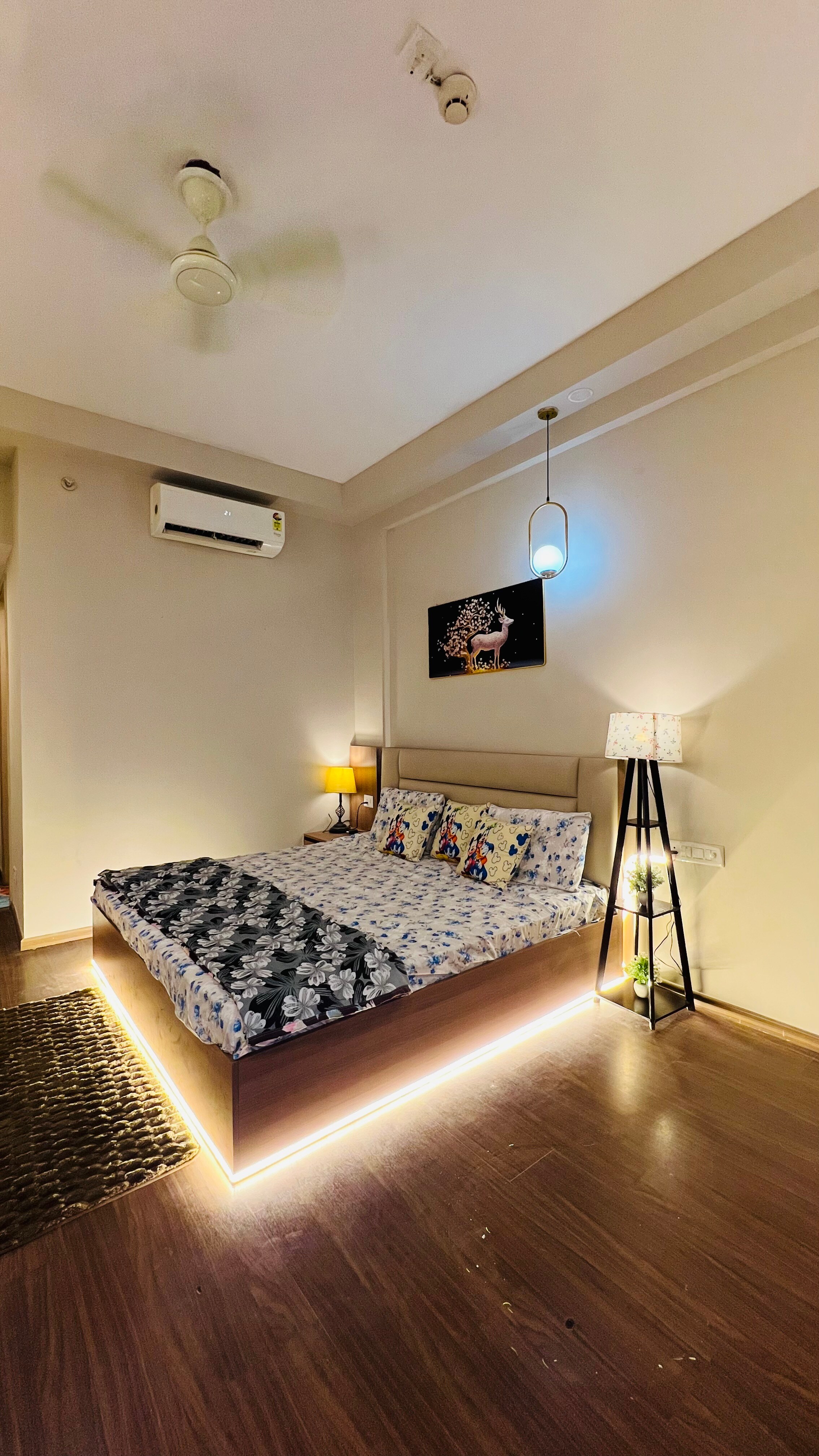 The Urban Hideout | Couple Friendly Studio near Metro - Tap to explore photos