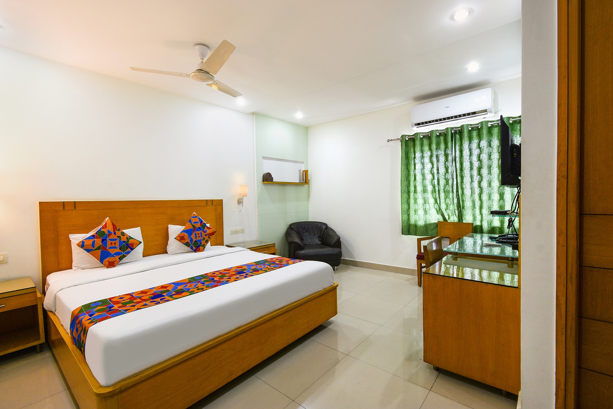FabHotel A&M - Nr. LV Prasad Institute, Banjara Hills - Tap to explore photos